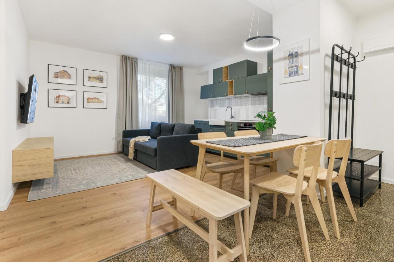 Bratislava Touch 2 Bedroom Apt ภายนอก รูปภาพ
