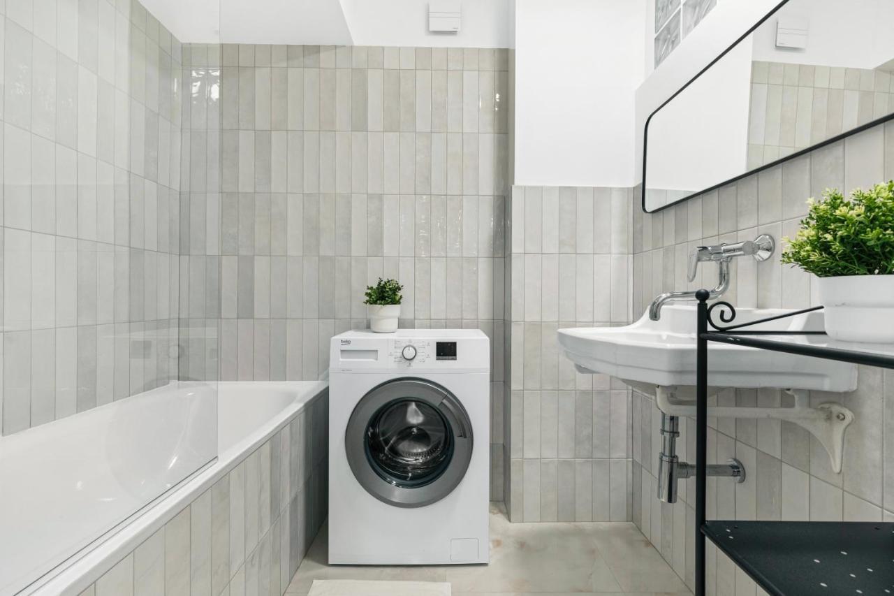 Bratislava Touch 2 Bedroom Apt ภายนอก รูปภาพ